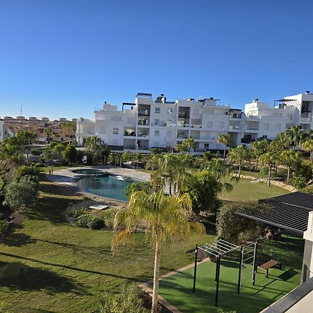 Nice 2 Bedroom Bali Apartment With Sea Views Torrevieja Luaran gambar