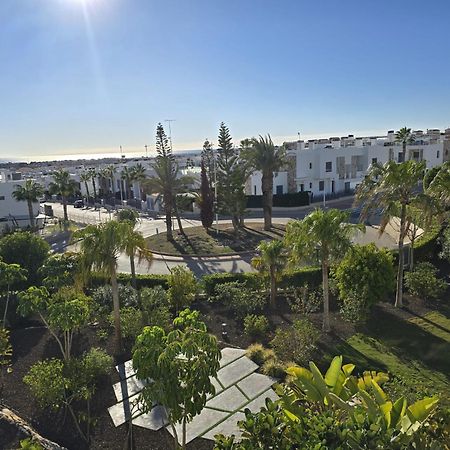 Nice 2 Bedroom Bali Apartment With Sea Views Torrevieja Luaran gambar