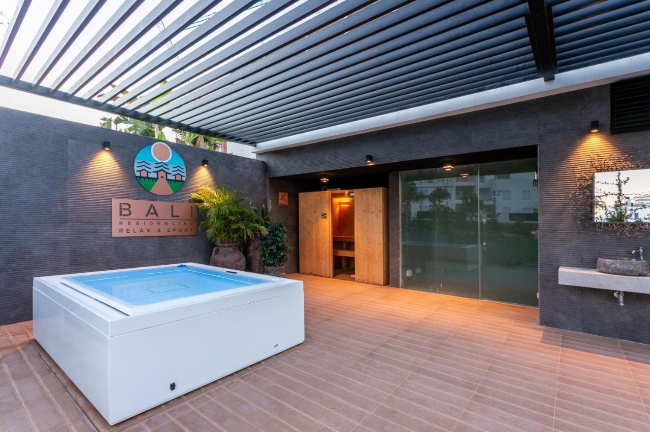 Nice 2 Bedroom Bali Apartment With Sea Views Torrevieja Luaran gambar