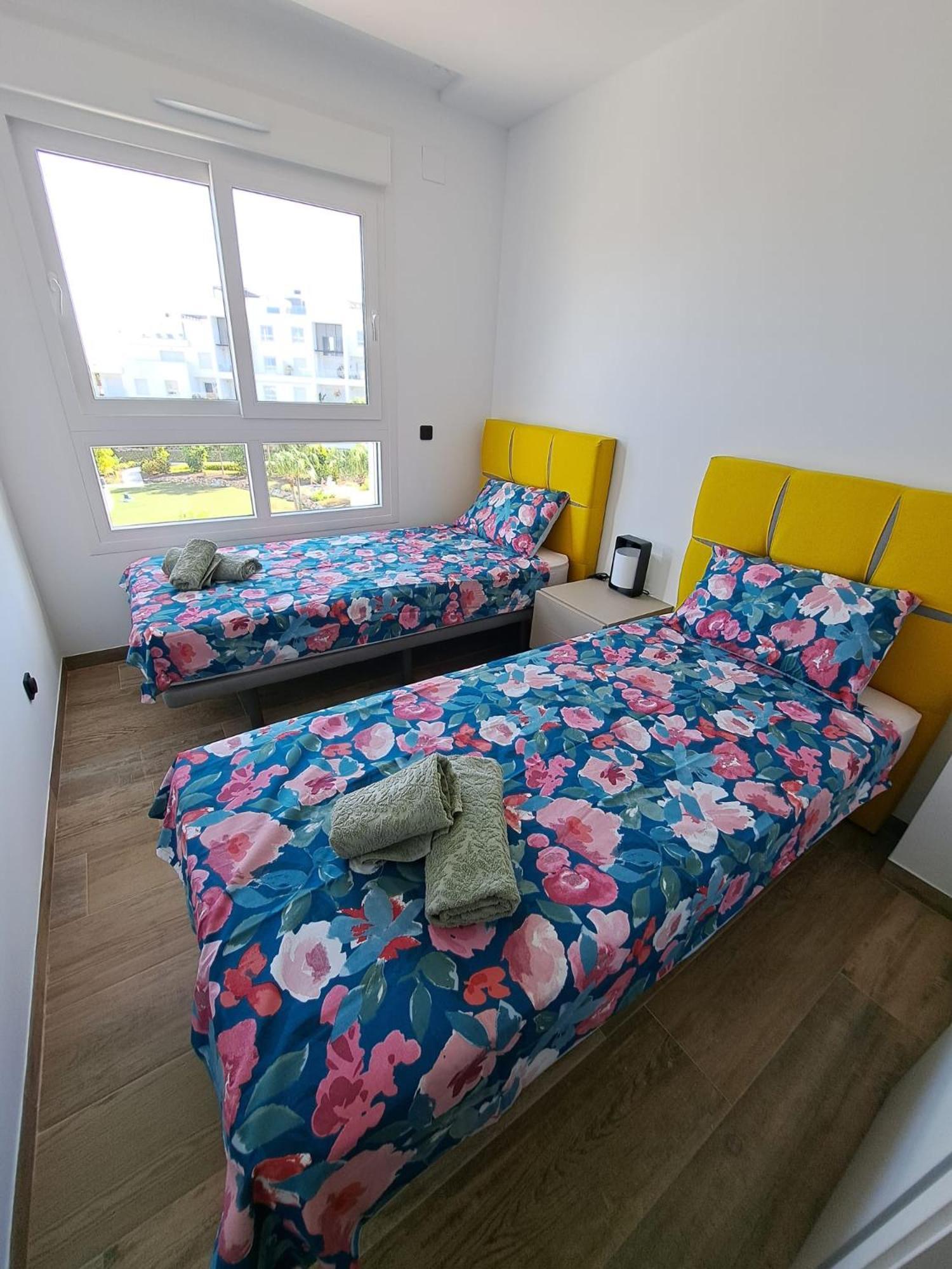 Nice 2 Bedroom Bali Apartment With Sea Views Torrevieja Luaran gambar