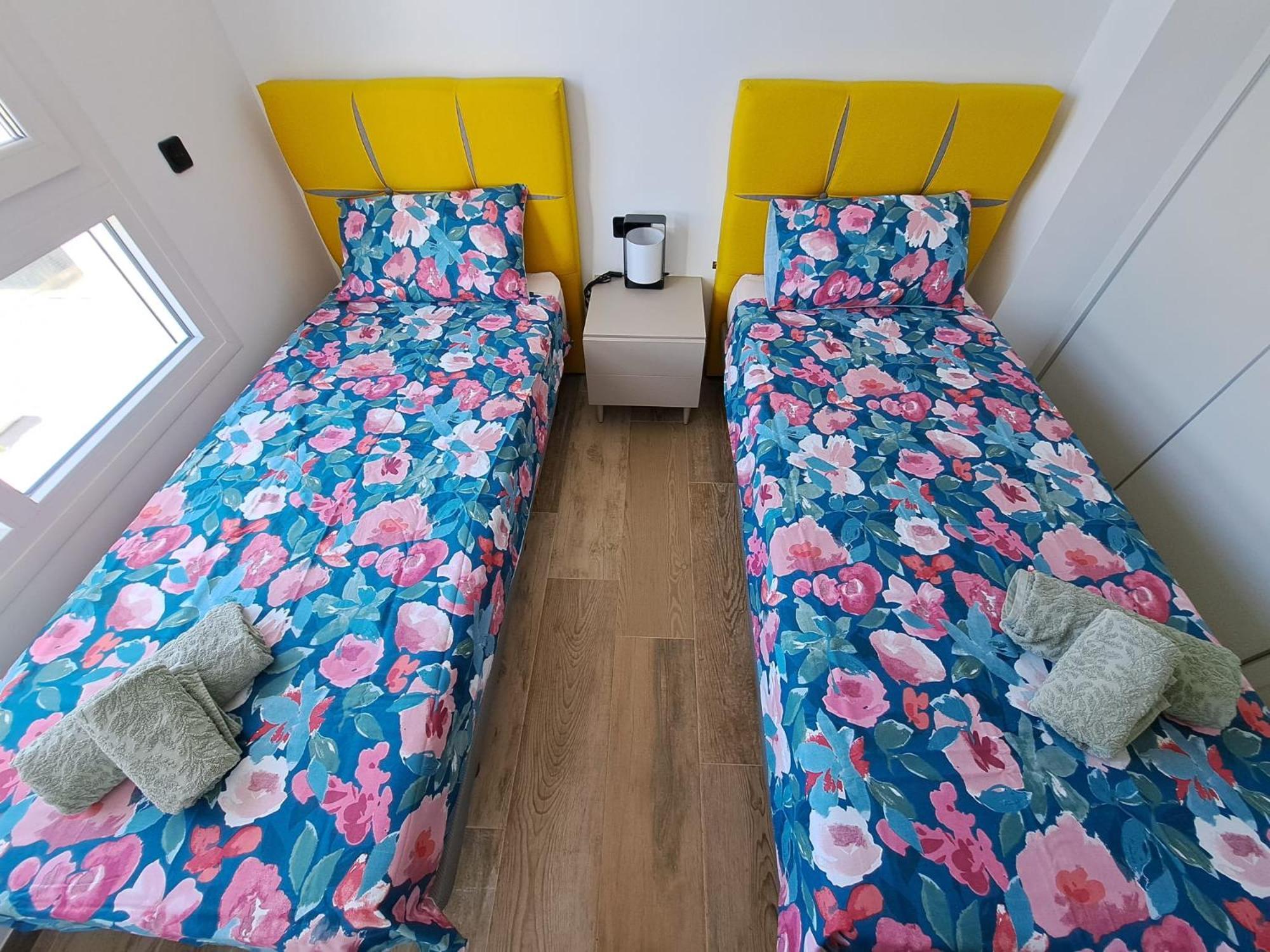 Nice 2 Bedroom Bali Apartment With Sea Views Torrevieja Luaran gambar
