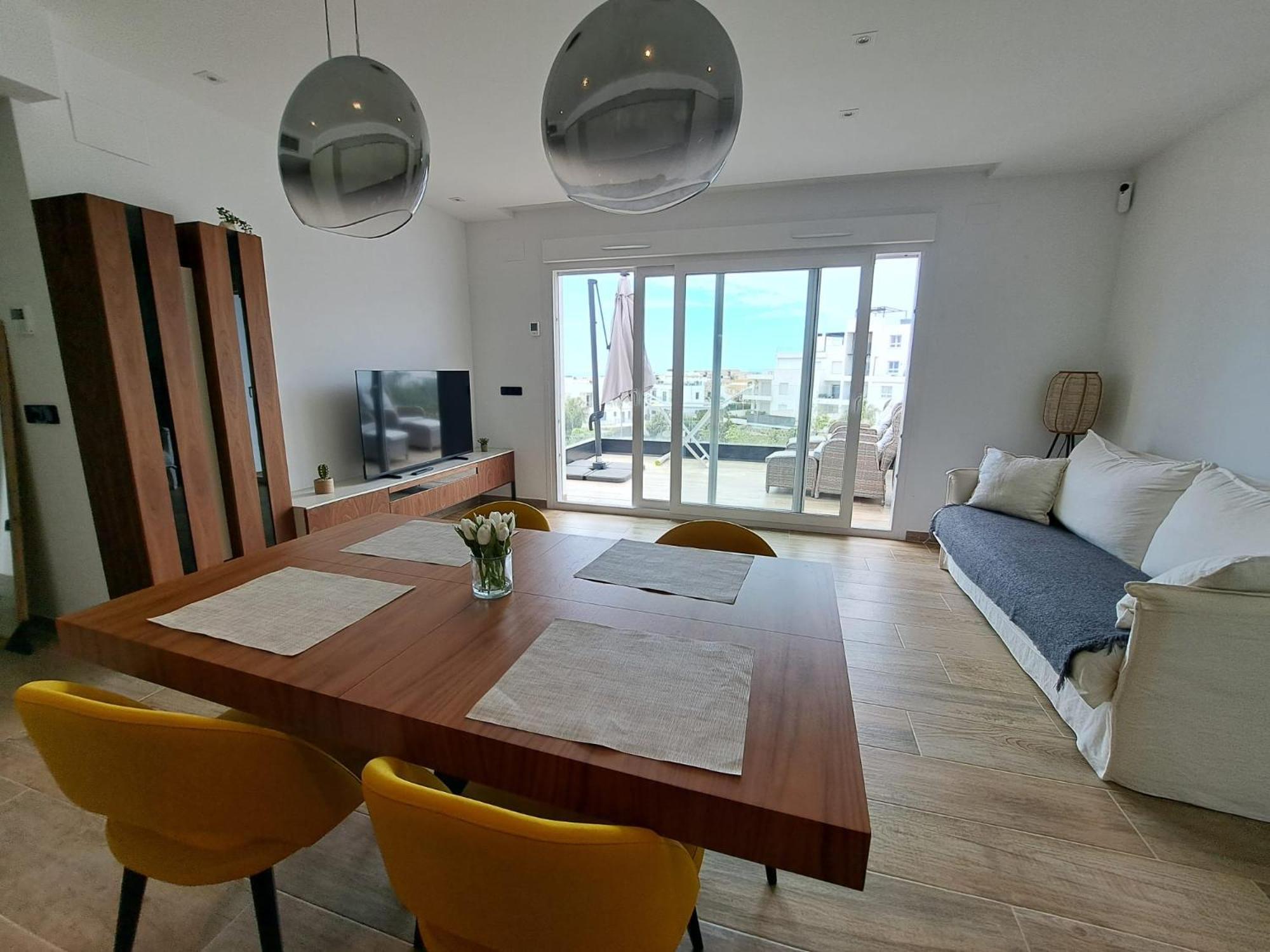 Nice 2 Bedroom Bali Apartment With Sea Views Torrevieja Luaran gambar