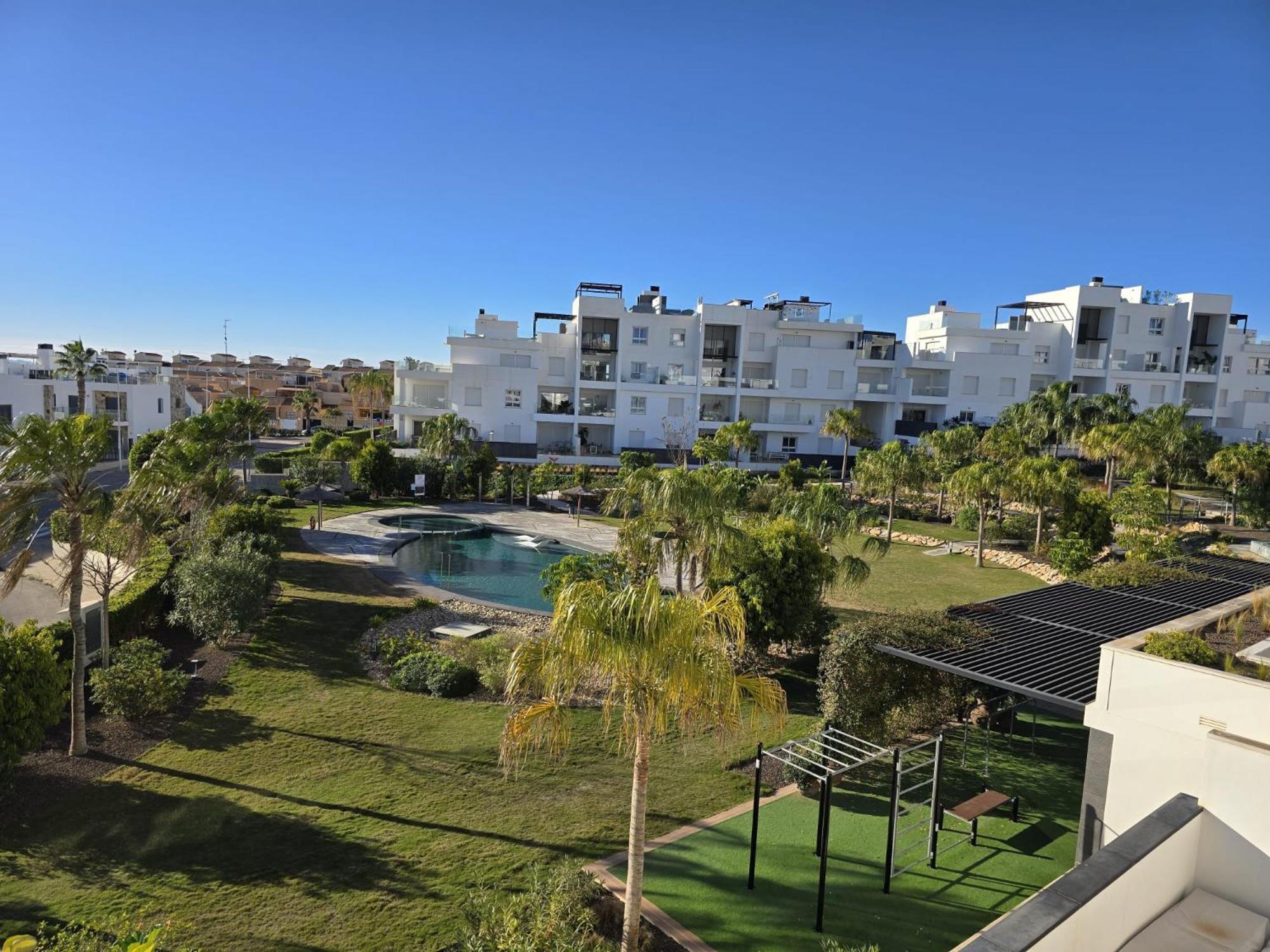Nice 2 Bedroom Bali Apartment With Sea Views Torrevieja Luaran gambar