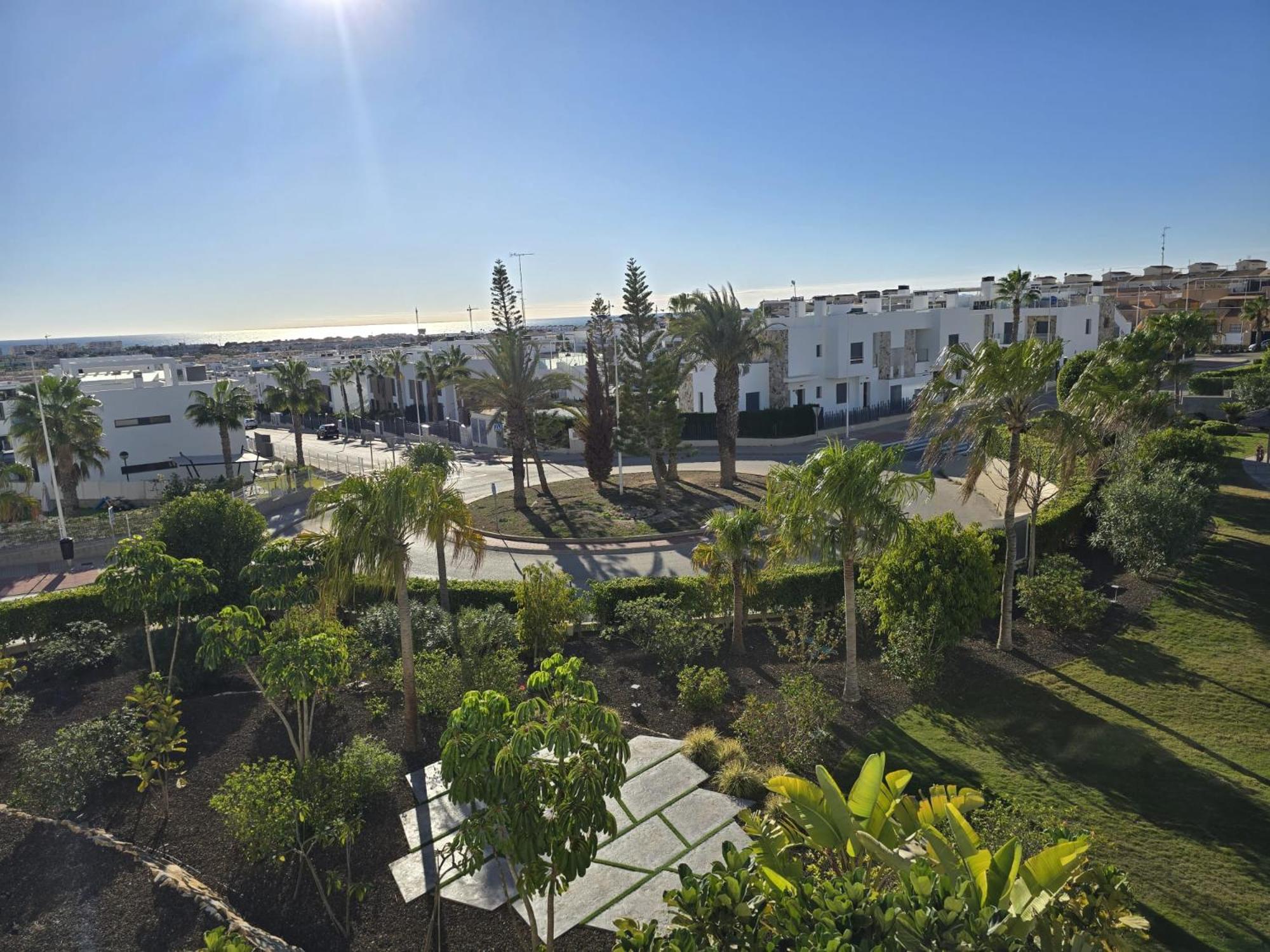 Nice 2 Bedroom Bali Apartment With Sea Views Torrevieja Luaran gambar