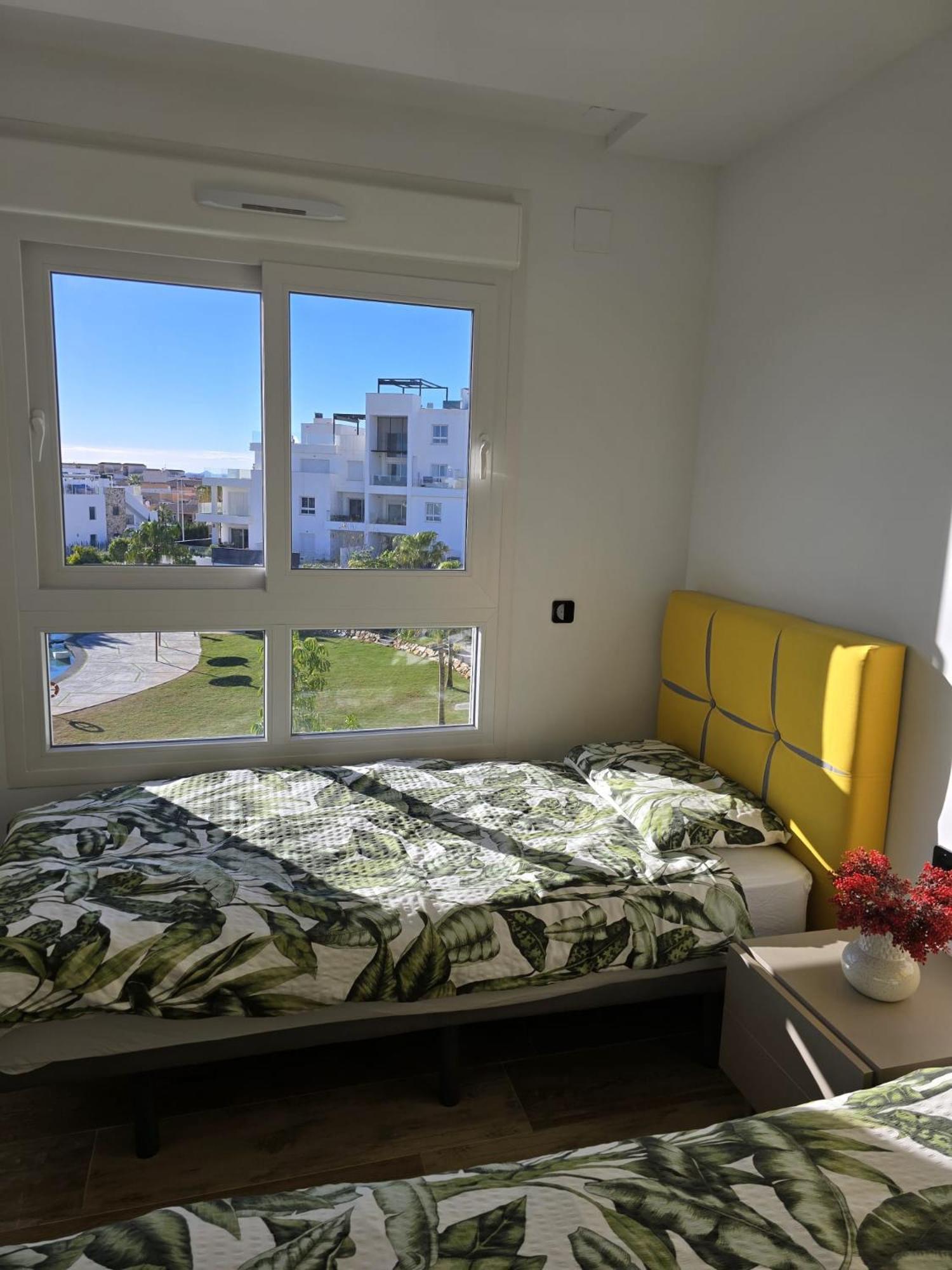 Nice 2 Bedroom Bali Apartment With Sea Views Torrevieja Luaran gambar
