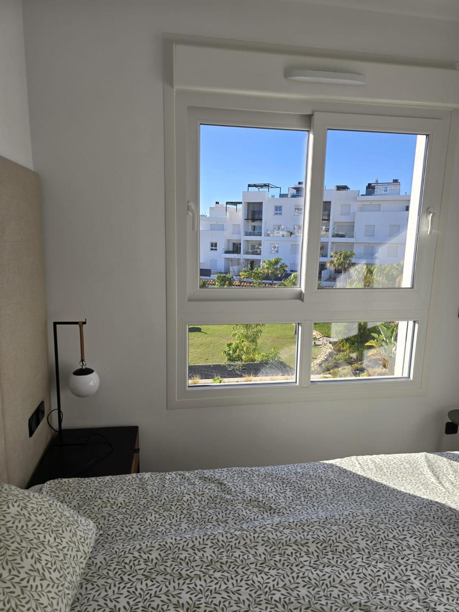 Nice 2 Bedroom Bali Apartment With Sea Views Torrevieja Luaran gambar