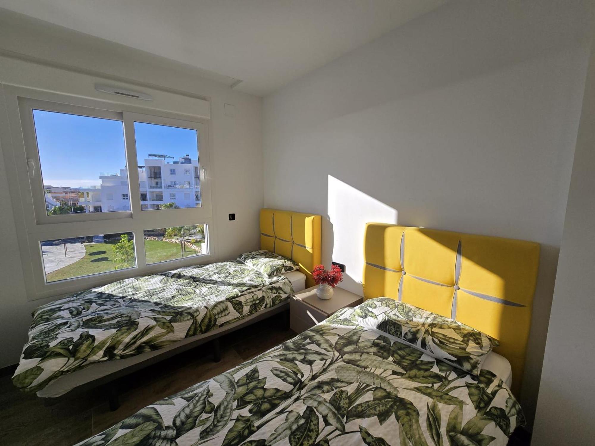 Nice 2 Bedroom Bali Apartment With Sea Views Torrevieja Luaran gambar
