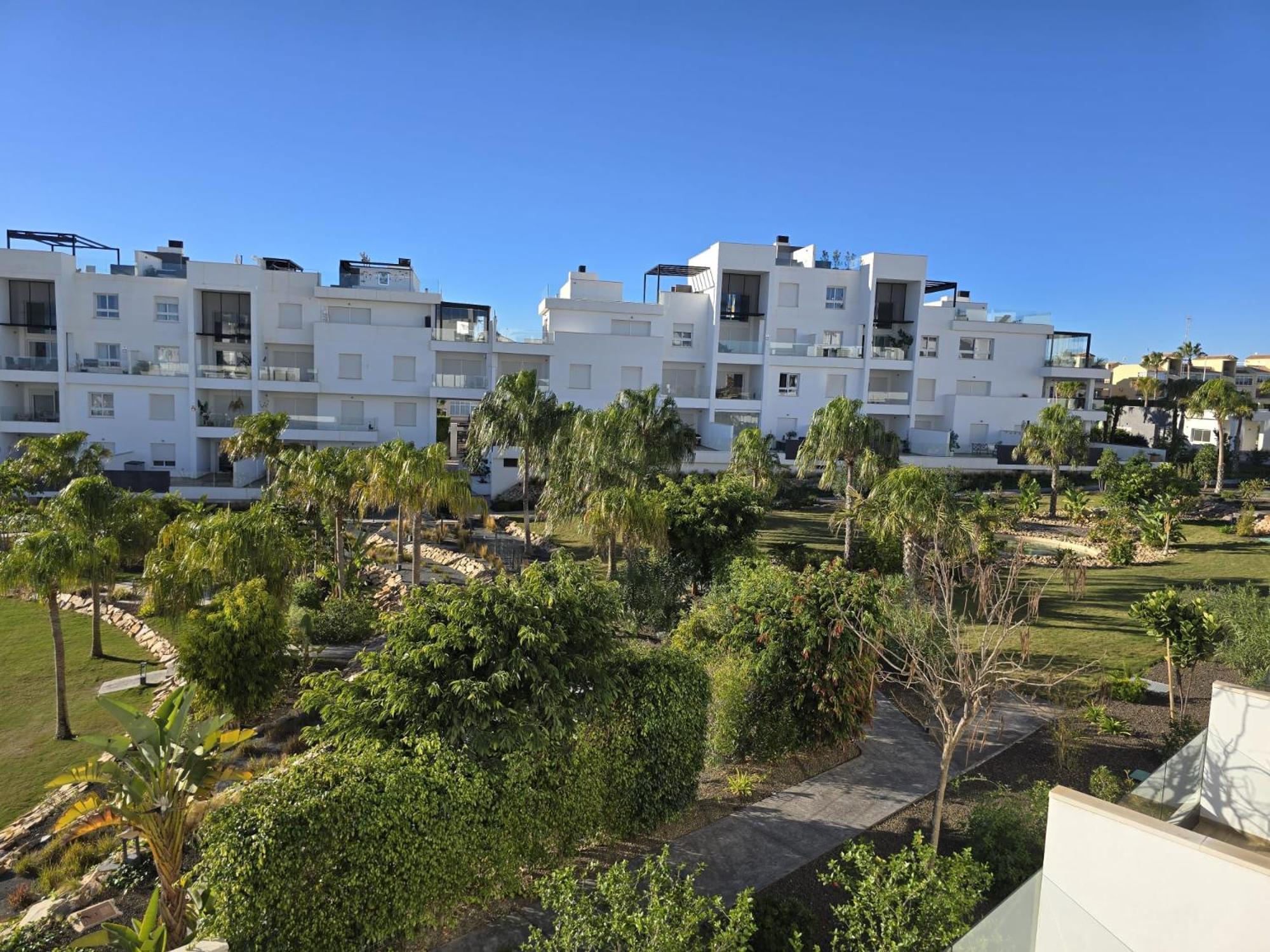 Nice 2 Bedroom Bali Apartment With Sea Views Torrevieja Luaran gambar