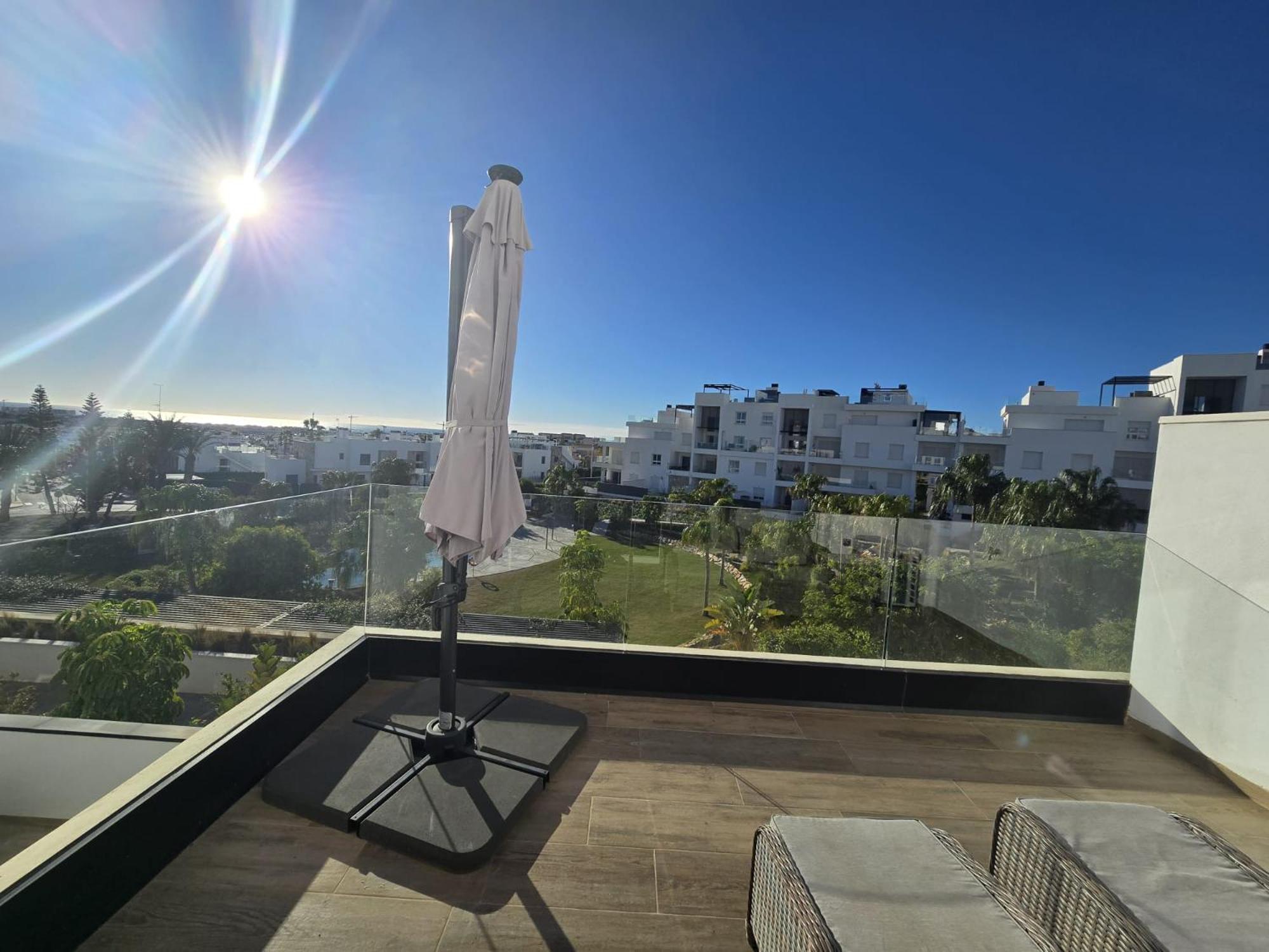 Nice 2 Bedroom Bali Apartment With Sea Views Torrevieja Luaran gambar