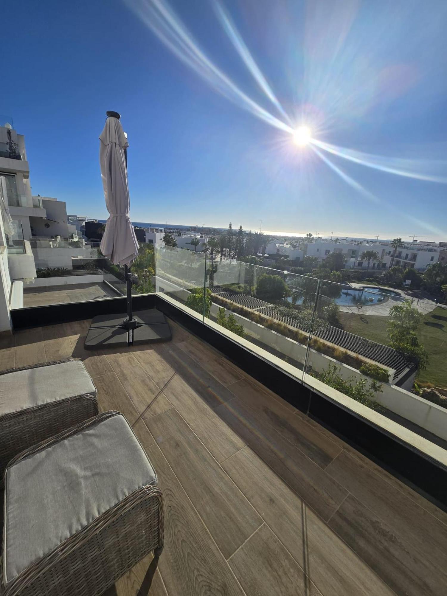 Nice 2 Bedroom Bali Apartment With Sea Views Torrevieja Luaran gambar